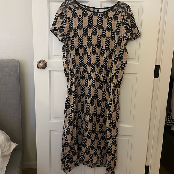 Velvet by Graham & Spencer beautiful patterned dress! - Picture 1 of 5